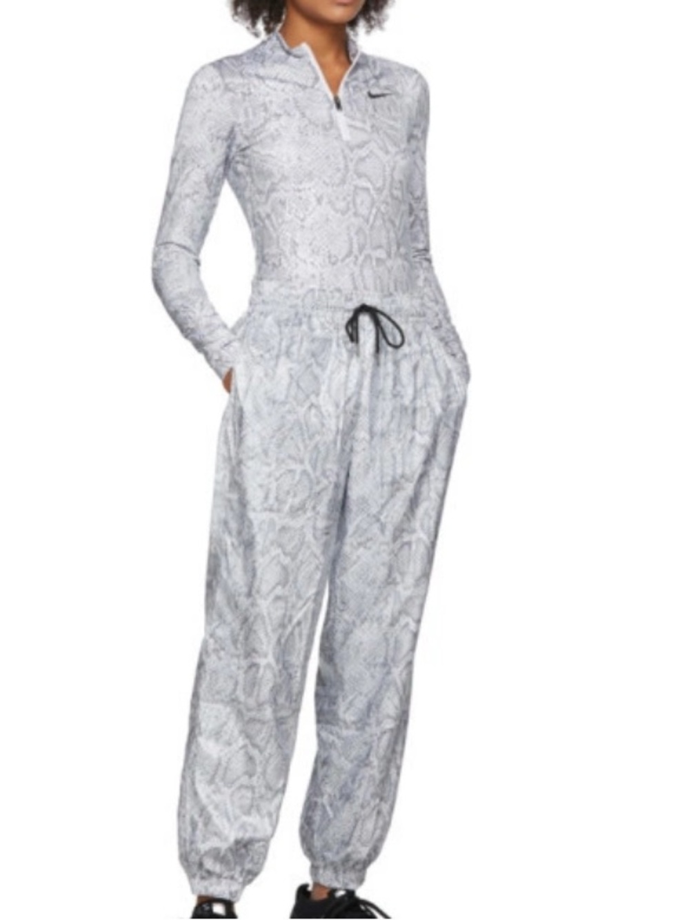 2 piece Set Nike XS Women’s White & Gray Snake-Print Joggers and Bodysuit